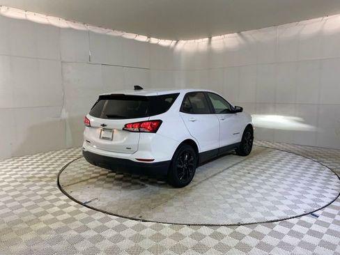 Used 2024 Chevrolet Equinox LS w/ LS Convenience Package image 17