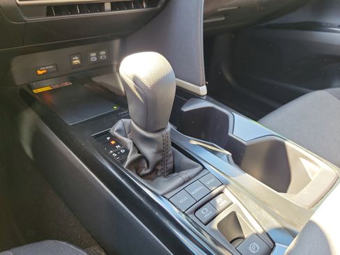 Used 2025 Toyota Camry LE image 28