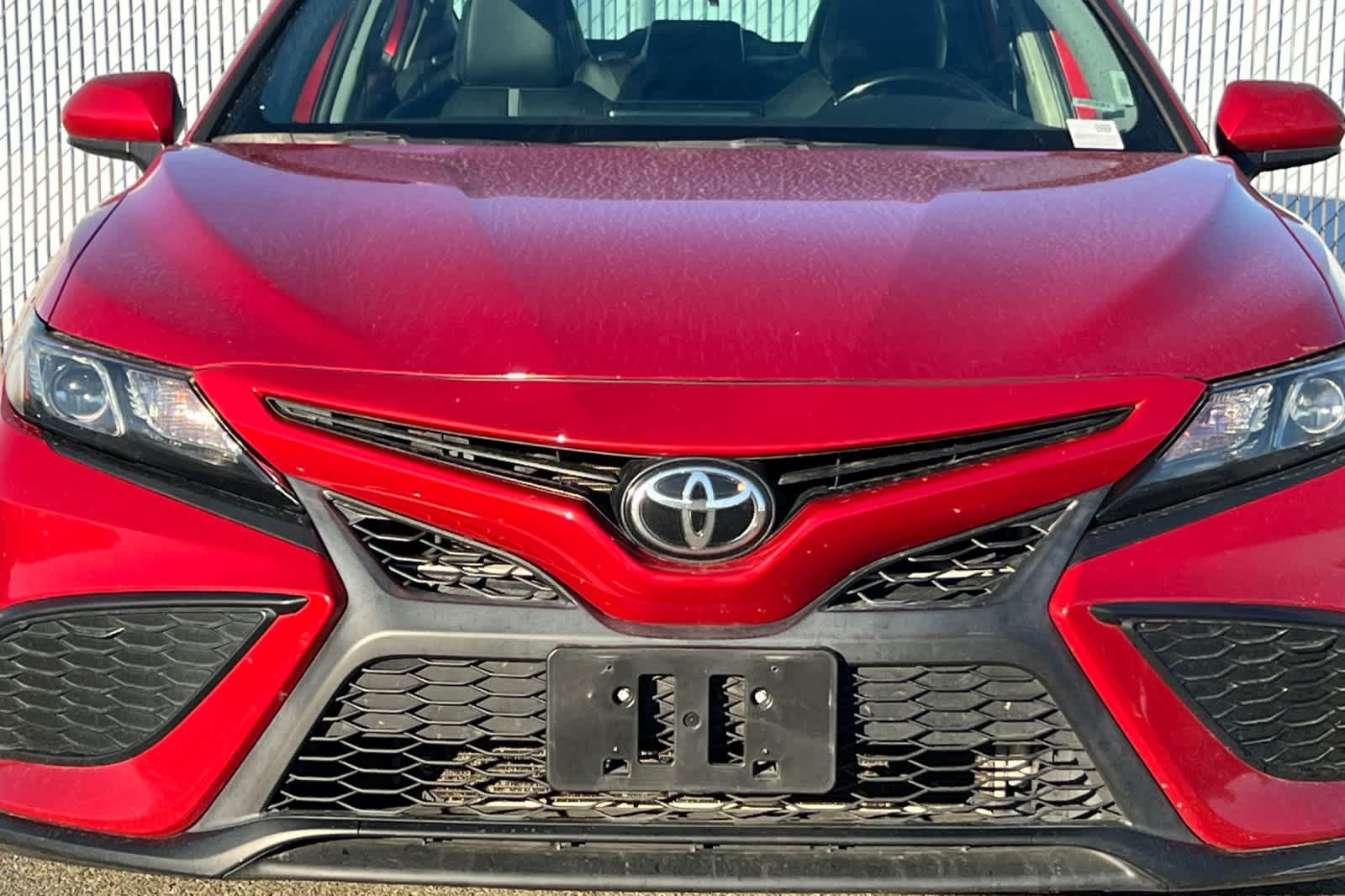 Used 2021 Toyota Camry SE FWD image 15