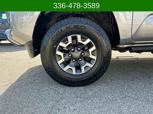 Used 2018 Toyota Tacoma SR image 24