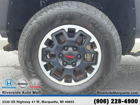 Used 2024 Toyota Tacoma TRD Off-Road AWD/4WD image 11