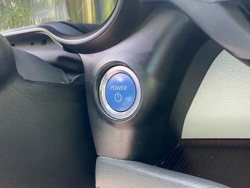 Used 2021 Toyota Sienna XLE image 20