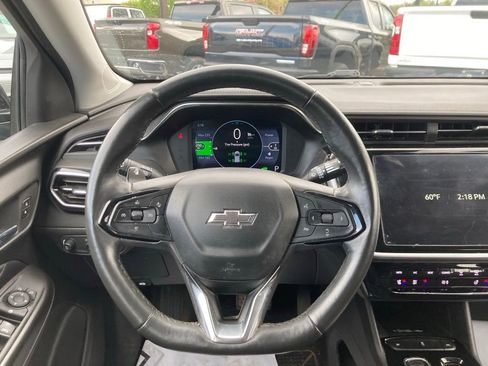 Used 2023 Chevrolet Bolt EUV LT w/ Convenience Package FWD image 5