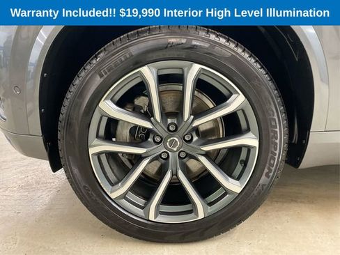 Used 2017 Volvo XC90 T6 Momentum w/ Vision Package image 19