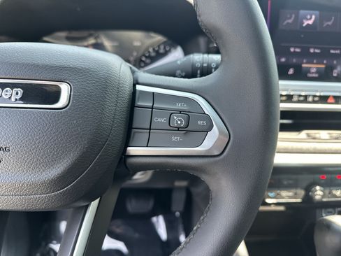 Used 2024 Jeep Compass Latitude AWD/4WD image 20