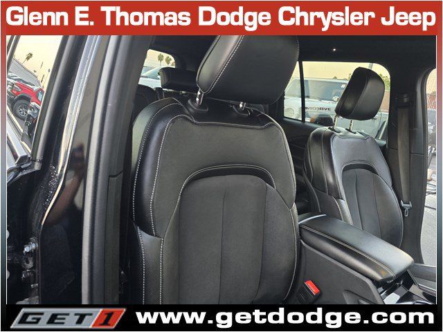 Used 2023 Jeep Grand Cherokee Altitude AWD/4WD image 32
