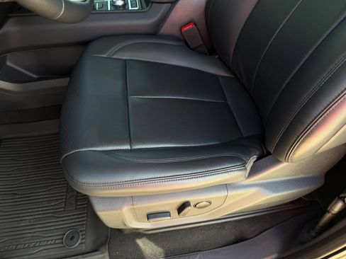 Used 2023 Ford Expedition XLT AWD/4WD image 12