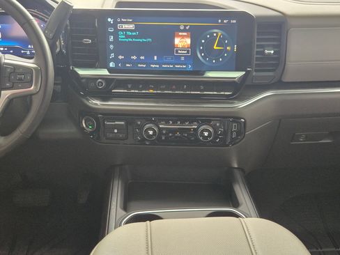 Used 2024 Chevrolet Silverado 2500 LTZ w/ LTZ Convenience Package AWD/4WD image 16