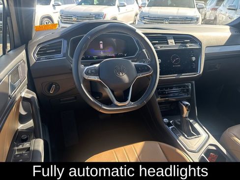 Used 2024 Volkswagen Tiguan SE image 17