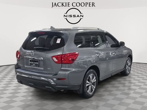 Used 2020 Nissan Pathfinder SV image 5