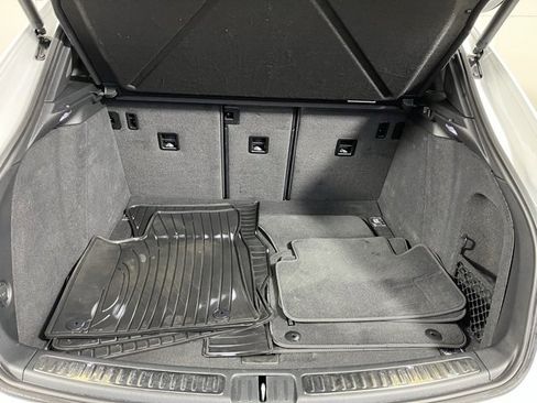 Used 2023 Porsche Macan image 21