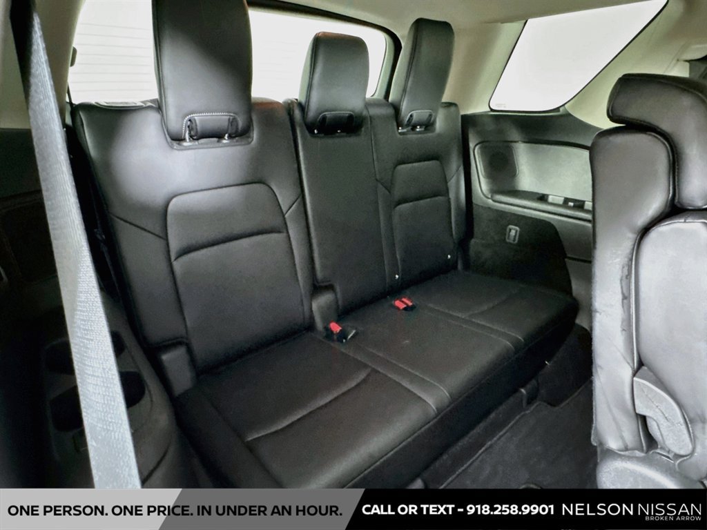 Certified 2025 Nissan Pathfinder Platinum w/ Black Appearance Package AWD/4WD image 29