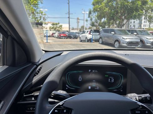 Used 2026 Kia Niro LX FWD image 34
