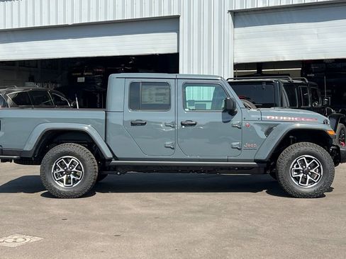 New 2026 Jeep Gladiator Rubicon w/ Steel Bumper Group image 3