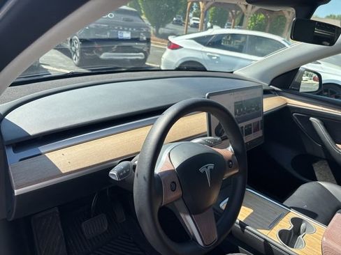 Used 2023 Tesla Model Y Long Range image 15