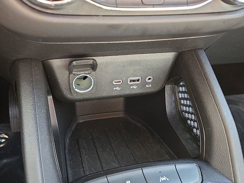 Used 2022 Chevrolet TrailBlazer LT w/ Convenience Package image 30