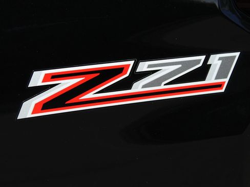 Used 2025 Chevrolet Colorado Z71 AWD/4WD image 29