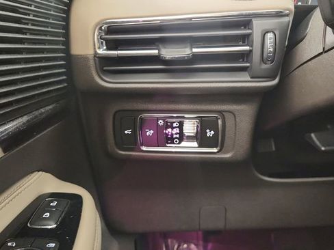 Used 2021 Lincoln Corsair AWD w/ Equipment Group 101A image 22