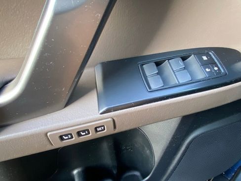Used 2022 Lexus GX 460 Luxury w/ Sport Design Package AWD/4WD image 19