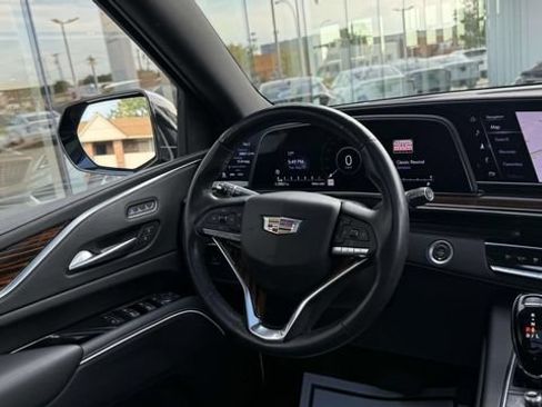 Used 2022 Cadillac Escalade Premium Luxury AWD/4WD image 67