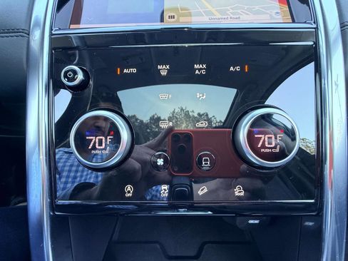 Used 2020 Land Rover Discovery Sport SE image 24