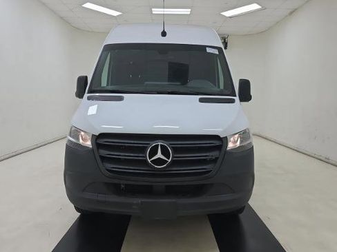 Used 2023 Mercedes-Benz Sprinter 144 Cargo image 13