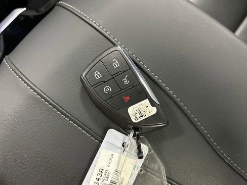 Used 2025 Buick Enclave Avenir w/ Super Cruise Package AWD/4WD image 22