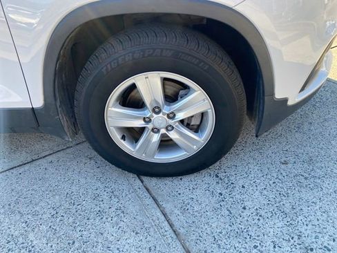 Used 2020 Chevrolet Trax LT image 27