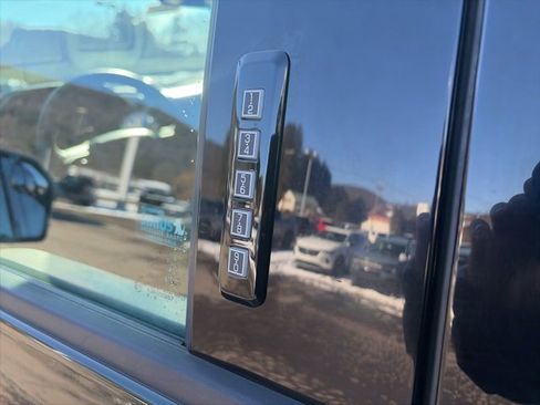 Used 2015 Ford F150 XLT w/ Equipment Group 302A Luxury image 8