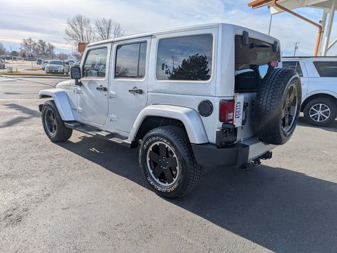 Used 2012 Jeep Wrangler Unlimited Sahara image 5