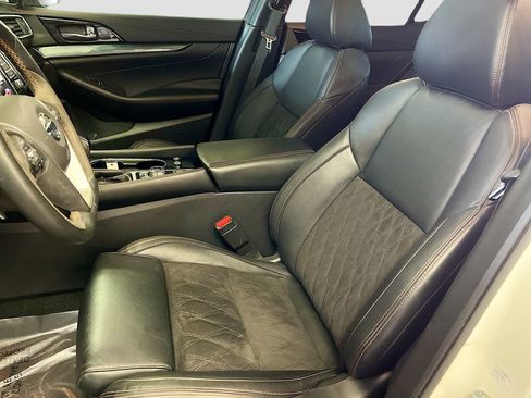 Used 2023 Nissan Maxima SR w/ Sport Mat Group FWD image 22