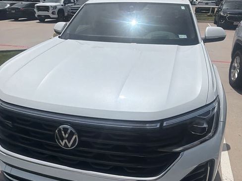 Used 2024 Volkswagen Atlas Cross Sport SEL R-Line AWD/4WD image 3
