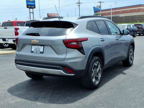 Used 2024 Chevrolet Trax LT FWD image 25