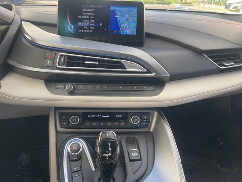 Used 2015 BMW i8 image 7