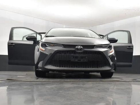 Used 2024 Toyota Corolla LE FWD image 11