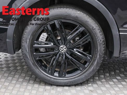 Used 2022 Volkswagen Tiguan SE R-Line image 30