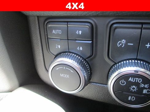 Used 2023 GMC Yukon Denali AWD/4WD image 35