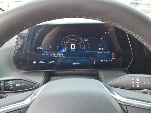 Used 2025 Chevrolet Equinox LT w/ Convenience Package II AWD/4WD image 18