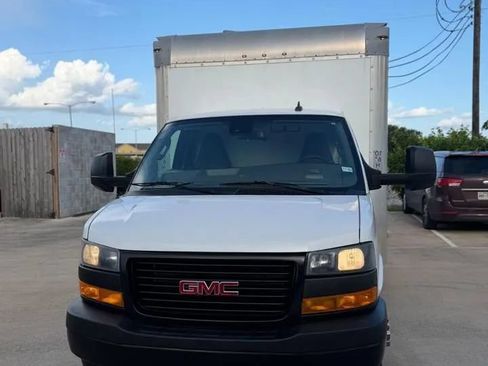 Used 2020 GMC Savana 3500 Extended w/ Driver Convenience Package RWD image 3