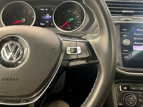Used 2021 Volkswagen Tiguan SE image 18
