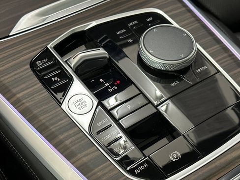 Used 2025 BMW X5 sDrive40i image 19