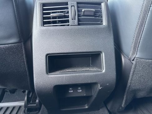 Used 2025 Mitsubishi Outlander SE FWD image 9