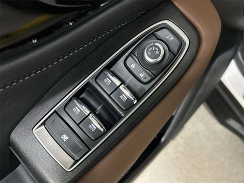 Certified 2025 Subaru Outback Touring XT w/ Tech Package 3 image 16