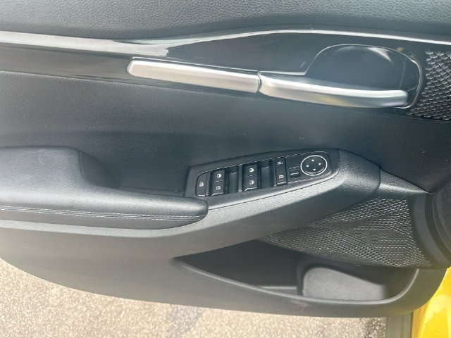 Used 2023 Kia Seltos S AWD/4WD image 16