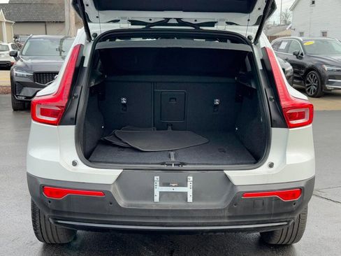 Certified 2025 Volvo XC40 B5 Plus image 5