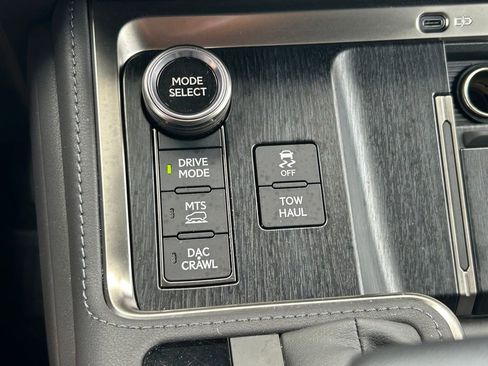 Used 2025 Lexus GX 550 AWD/4WD image 39