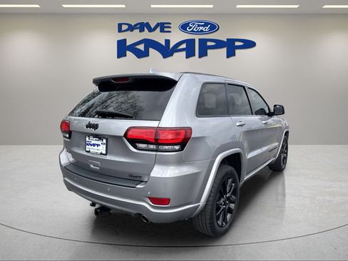 Used 2019 Jeep Grand Cherokee Altitude AWD/4WD image 5