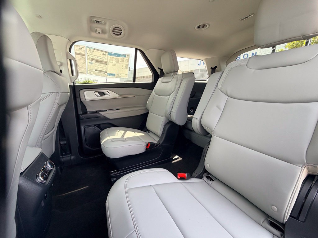 New 2026 Ford Explorer Active w/ Active Comfort Package RWD image 10