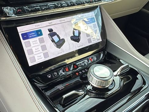 New 2026 Jeep Grand Wagoneer Summit image 30