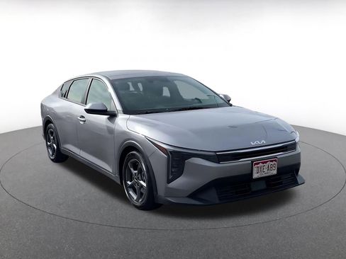 Used 2025 Kia K4 LXS image 3